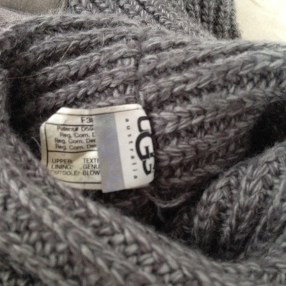 UGG CLASSIC CARDY BOOTS - Picture 8 of 8